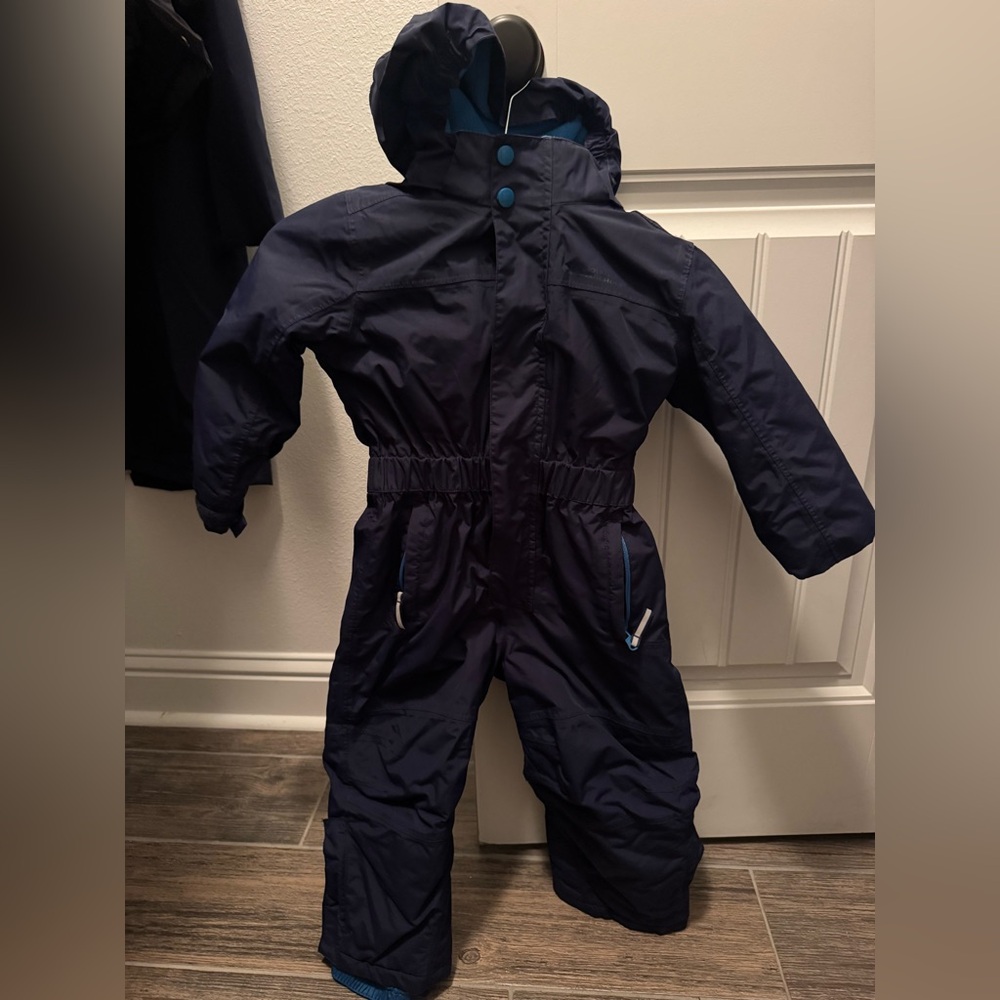 Mountain warehouse snowsuit kids size 3-4Y